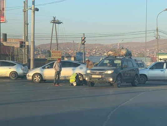 Замын цагдааг мөргөсөн ЖОЛООЧИД ХЭРЭГ ҮҮСГЭН шалгаж байна