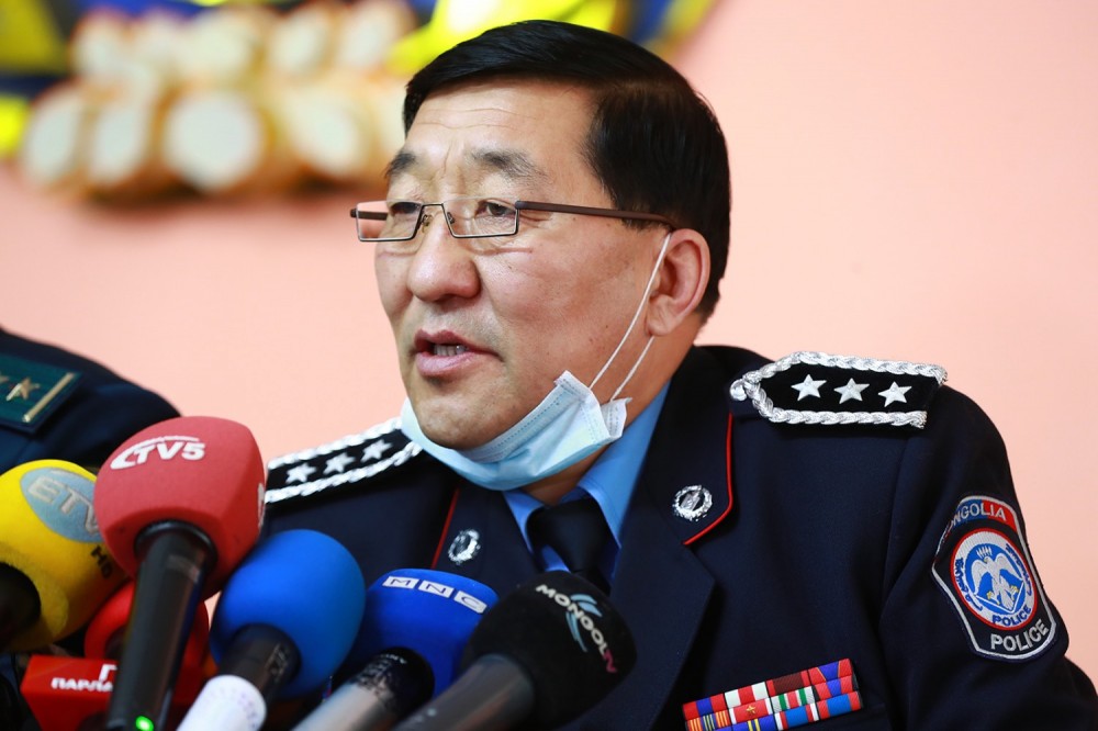 Халдварт өвчин тараах нь хуулийн хариуцлага хүлээдэг гэдгийг онцгойлон анхааруулмаар байна.