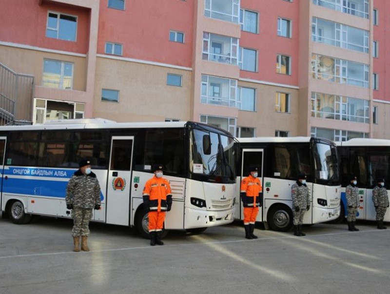Онцгой байдлын байгууллагад шуурхай албаны таван автобусыг хүлээлгэн өглөө