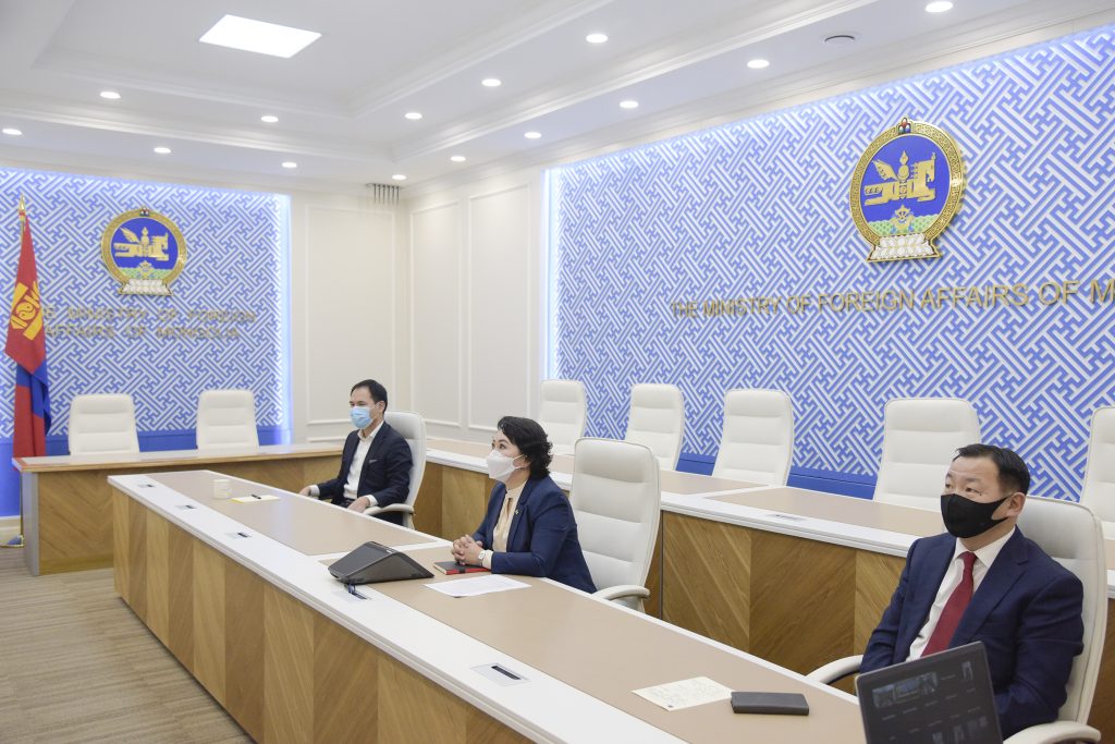 Гадаад харилцааны сайд Б.Батцэцэг албан хаагчидтай цахим уулзалт хийлээ