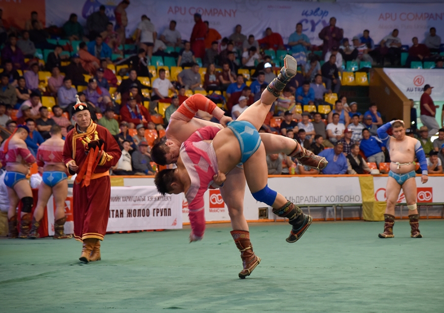 Монгол бөхийн өргөөнд бөхчүүдийн цуврал барилдаан зохион байгуулна.