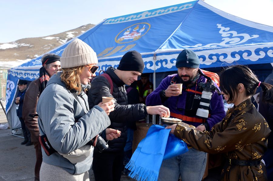 Энэ сард Монгол Улсыг 21,066 жуулчин зорин иржээ.