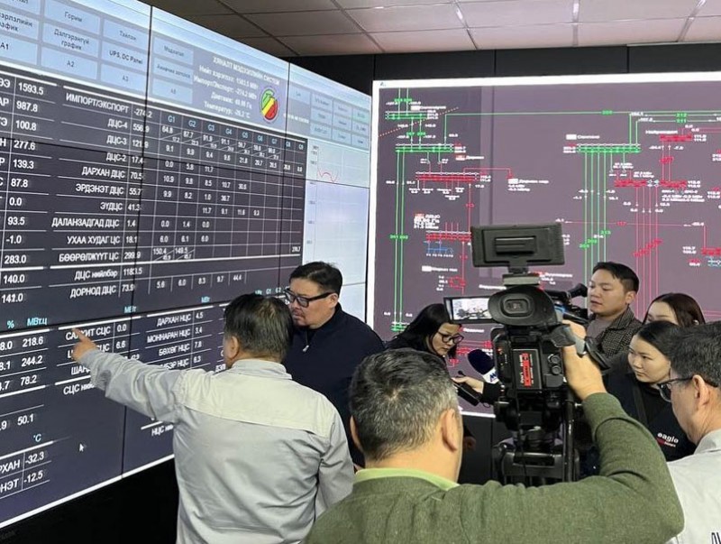 Ерөнхий сайд Г.Занданшатар Диспетчерийн Үндэсний Төв ТӨХХК-ийн үйл ажиллагаатай танилцлаа