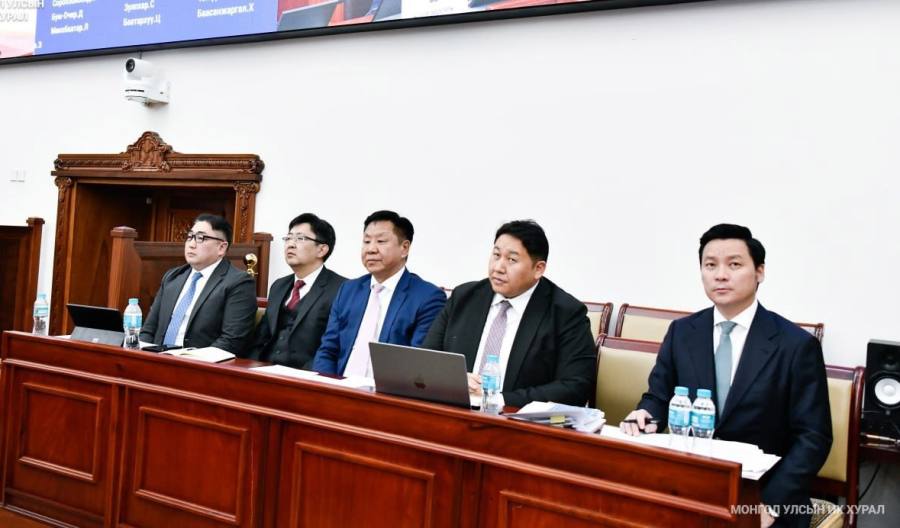 Ерөнхийлөгчийн санаачилсан УИХ-ын гишүүнийг эгүүлэн татах хуулийн төслийн хэлэлцэх эсэх хэлэлцүүлгийг хийв