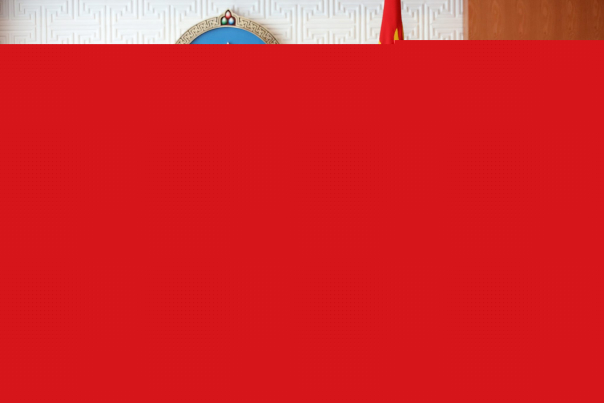 ОХУ-аас Монгол Улсад суугаа Онц бөгөөд Бүрэн эрхт Элчин сайд И.К.Азизовыг Алтан гадас одонгоор шагналаа