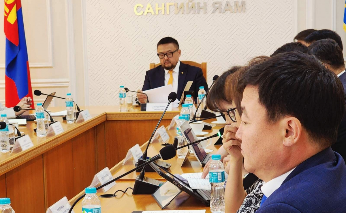 Гааль, Татвар, Хилийн боомтын захиргаанд албан даалгавар хүргүүлэв