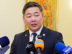 С.Эрдэнэбат: Багш нарын цалинг 3,5 сая болгох хэлэлцээрээ албан ёсоор баталгаажуулж явах хэрэгтэй