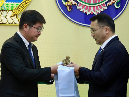 Д.Сумьяабазар Нийслэлийн Засаг дарга бөгөөд Улаанбаатар хотын захирагчаар томилогдлоо