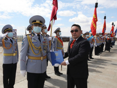 ТЕГ-ын Цэргийн тагнуулын газрыг Цэргийн гавьяаны улаан тугийн одонгоор шагналаа