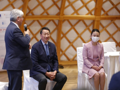 Сэтгэл зүйчид баталгаат ажлын байртай болсоор байна