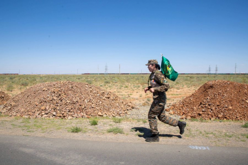 Ахлах ахлагч, спортын мастер Т.Рэнцэнбадам 1100 км-ын холын зайд гүйхээр өчигдөр замдаа гарлаа.