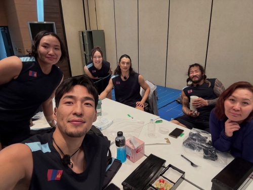 Монголын баг “Бие бялдар Ази” реалити шоуны шилдэг дөрвөн багт тодорлоо.