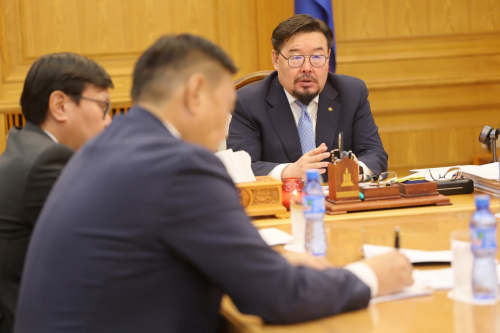 Ерөнхий сайд Г.Занданшатар халдвар, хамгааллын дэглэмийг бүх шатанд сахих үүрэг өглөө