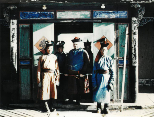 Их жанжин Д.Сүхбаатарын 20 настай үеийн өнгөт гэрэл зургийг шинээр олж илрүүлжээ.