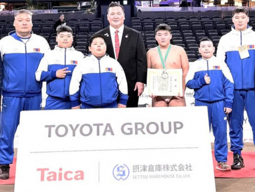 “Хакүхо кап”-аас нэг алт, хоёр мөнгөн медаль хүртлээ