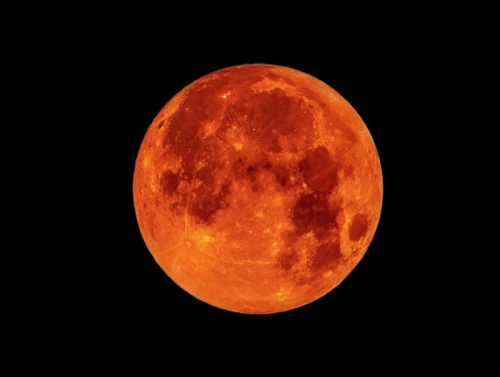 Сарны бүтэн хиртэлт өнөөдөр  болно