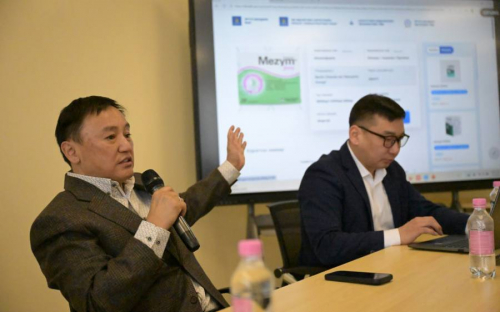 Сайд Ж.Чинбүрэн Өвөрхангай аймгийн Хархорин сумын Нэгдсэн эмнэлгийн үйл ажиллагаатай нь танилцлаа.